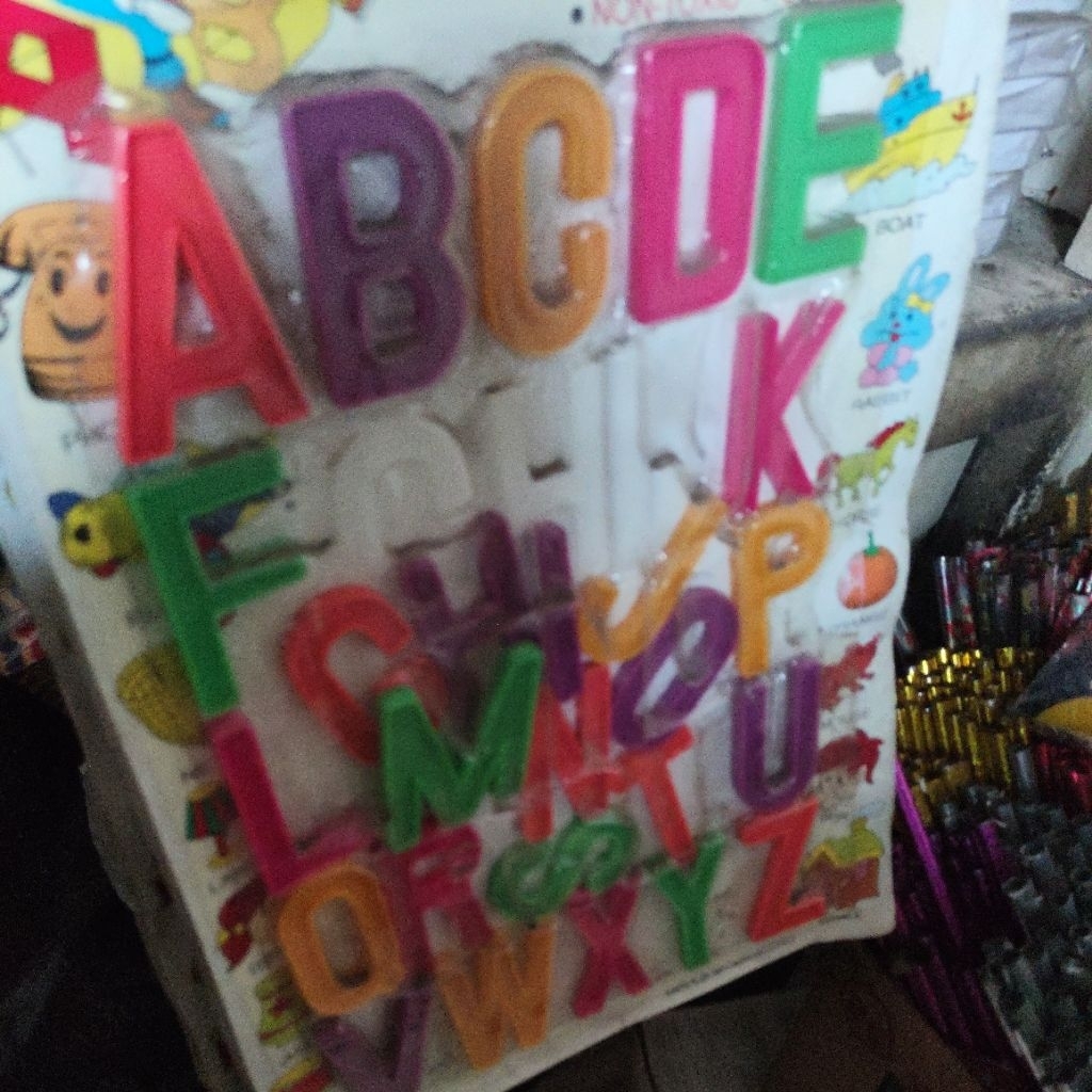 mainan huruf alphabet abcd