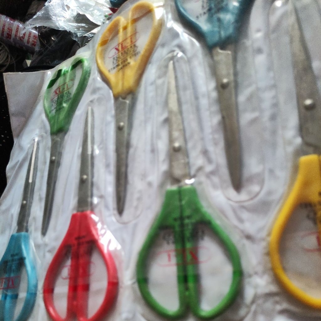 

gunting besar warna xl-1