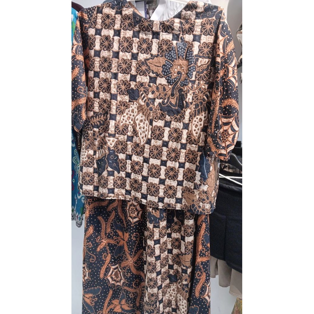 Batik set atasan dan bawah celana panjang