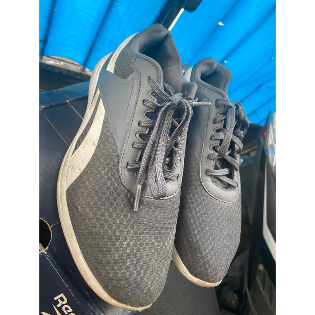 Sepatu Reebok second