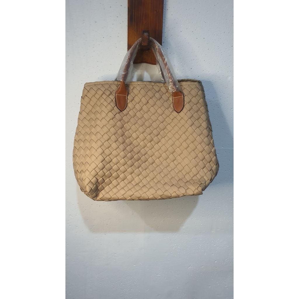 Preloved WEBE Bags Croissant Color