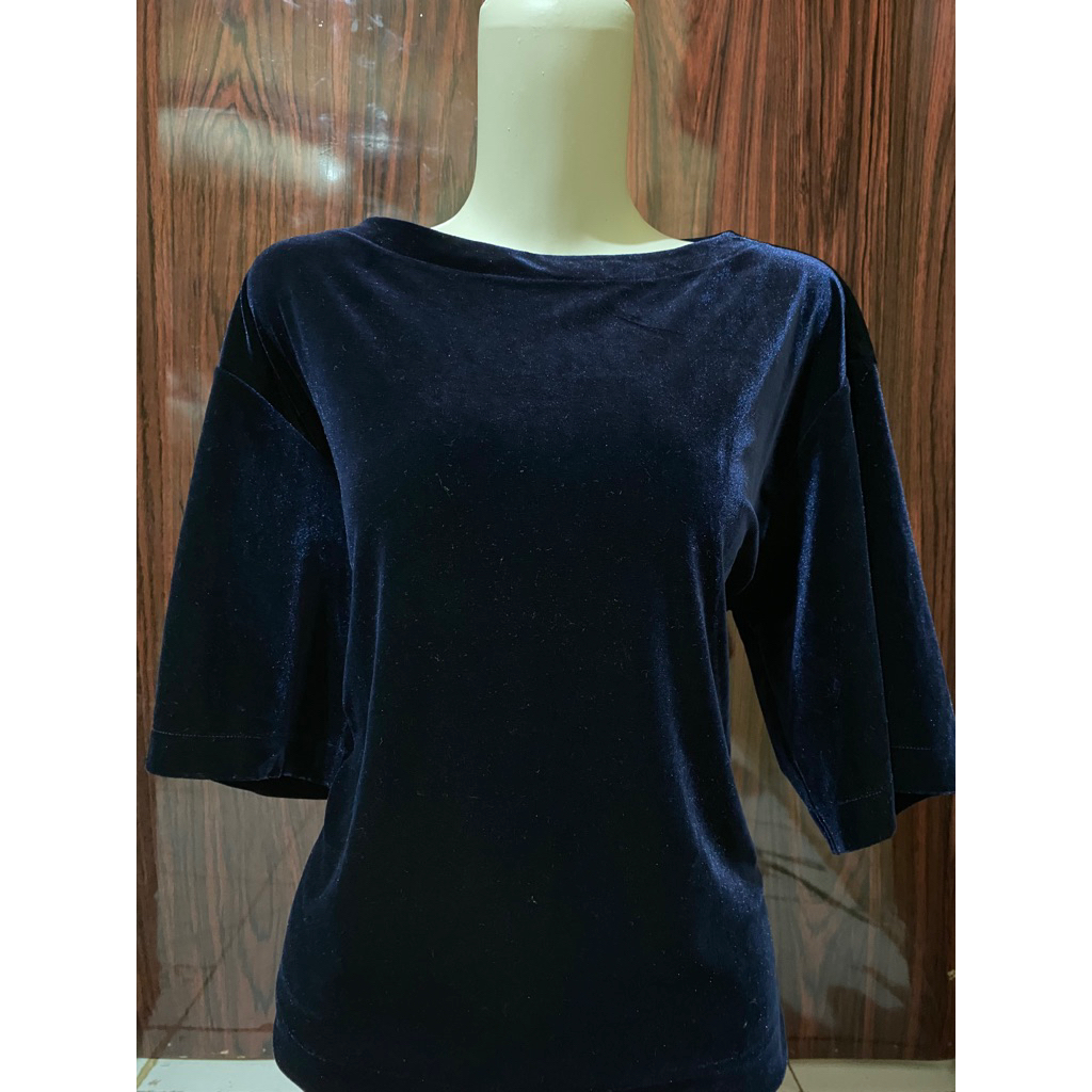 BAJU UNIQLO OVERSIZE