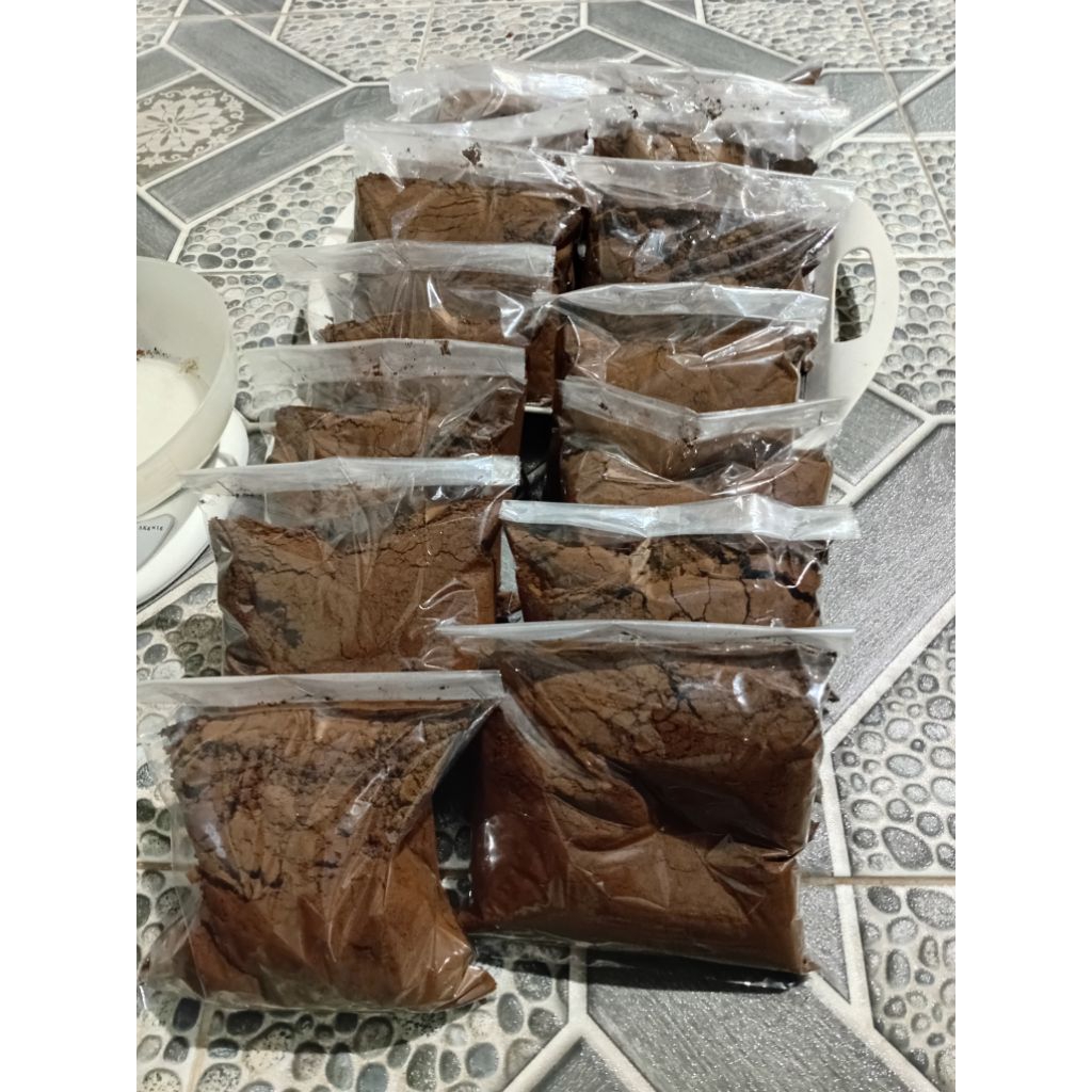 

kopi bubuk hitam Robusta asli jawa timur kemasan 1/4