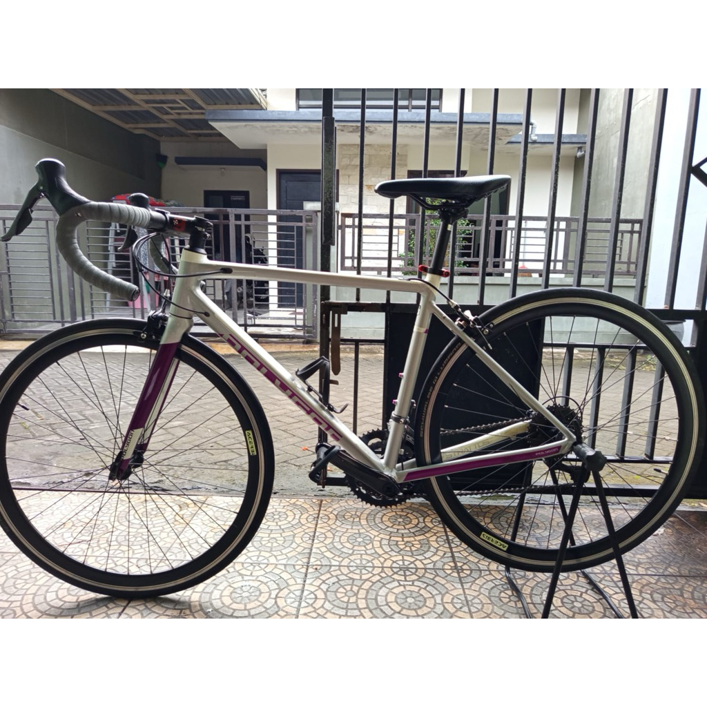 SEPEDA POLYGON STRATOS S2