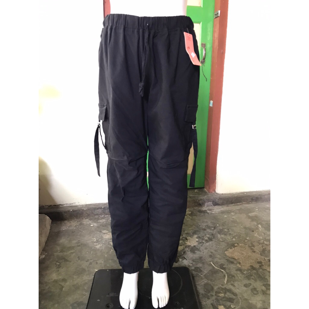 SIMPLE ME CELANA PANJANG HITAM CARGO RING / CELANA CARGO JUMBO WANITA