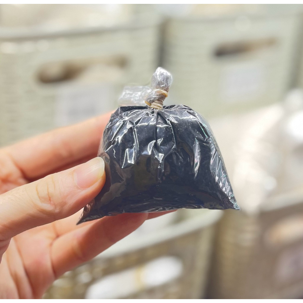 

Tepung Bubuk Coklat Arang 50GR ( Bubuk Charcoal / Bubuk Cocoa Hitam / Bubuk Cocoa Black )