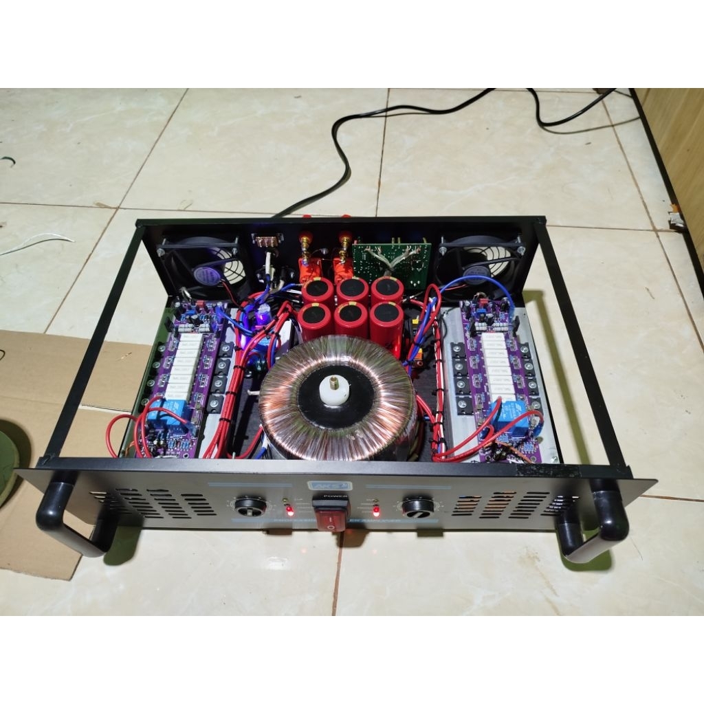 Power 2 Channel 10A CT 55V 1000W, Full fitur : Sofstart, speaker protektor, input balance