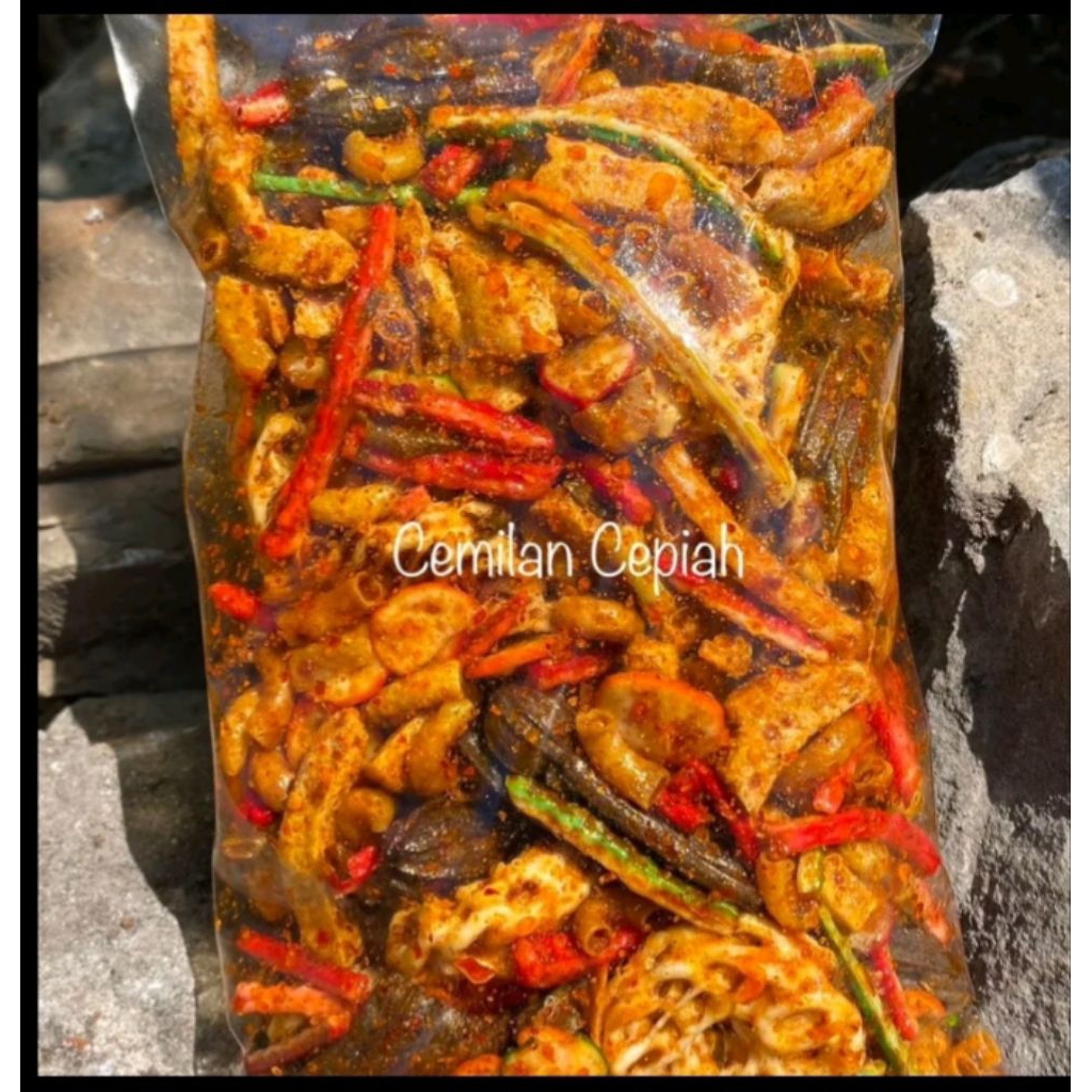 

SEBLAK MIX / KERUPUK CAMPUR PEDAS 500 GRAM