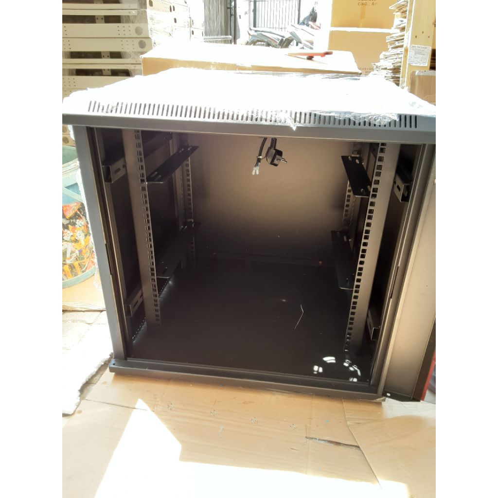 Wallmount Rack Single Glass Door 12U 19 inch Cabinet Rack