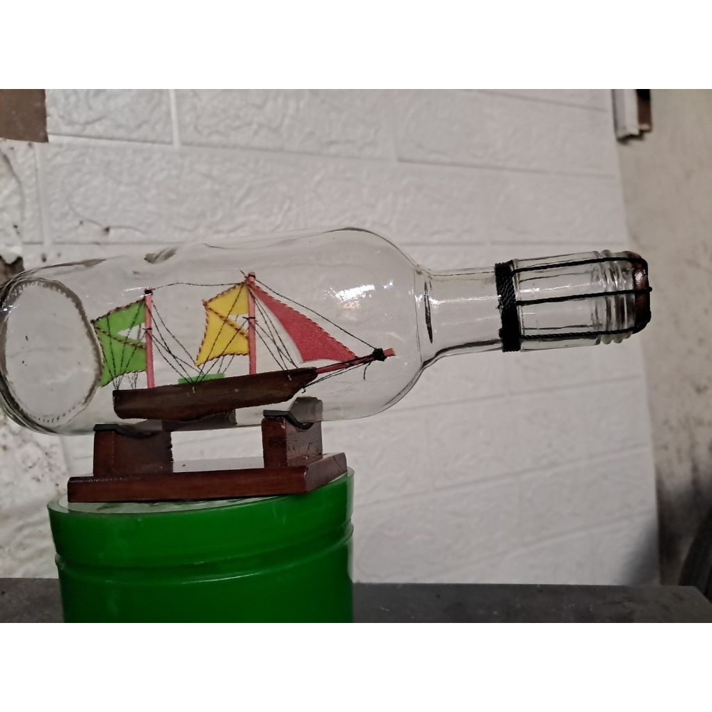 miniatur mini atur perahu diecast kapal dalam botol pajangan hiasan rumah kantor meja dekorasi souve