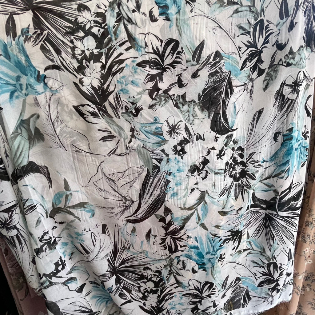 kain ceruti impor / Kain Ceruty motif salur  harga per 0,5M