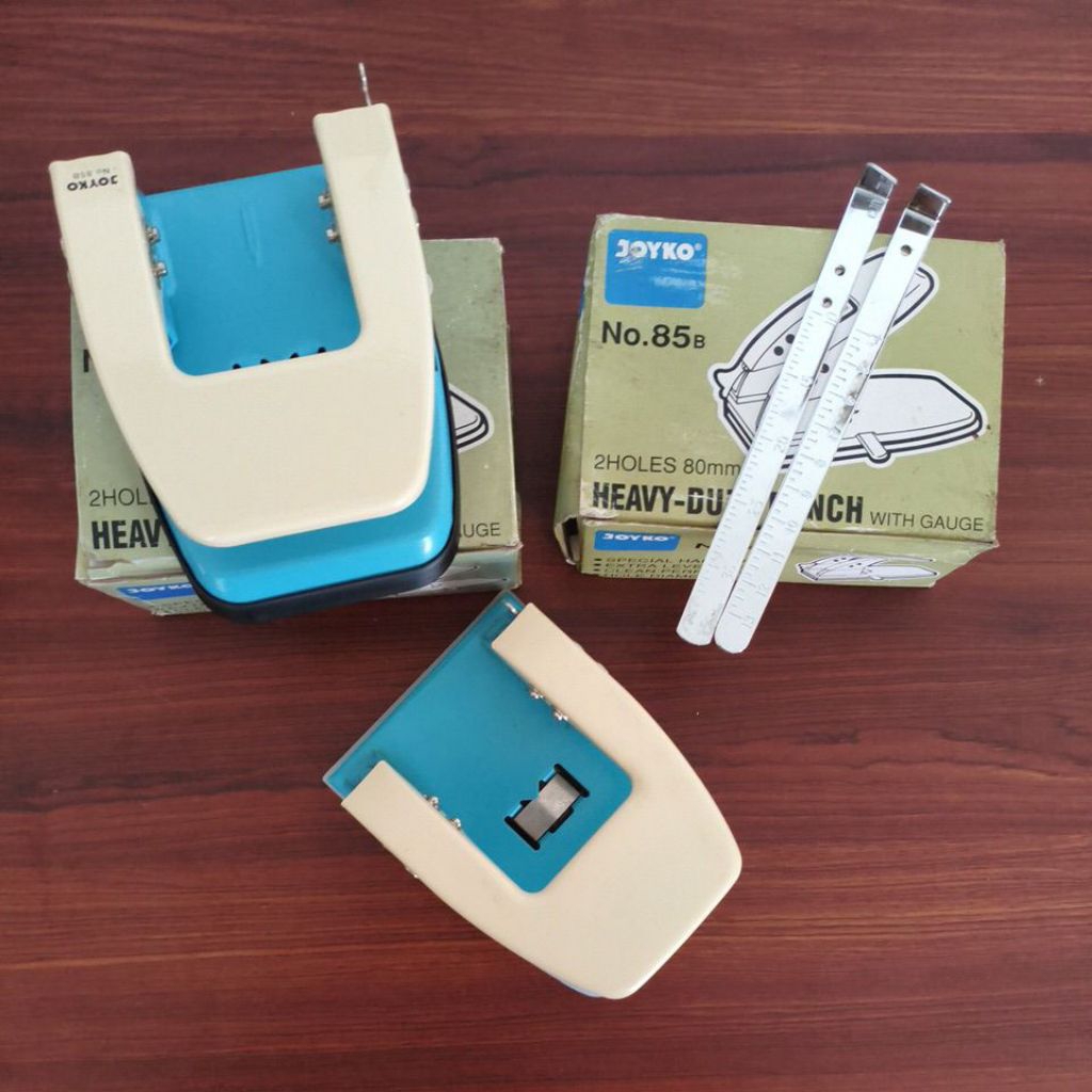 

HEAVY DUTY PUNCH / PEMBOLONG KERTAS JOYKO 85B
