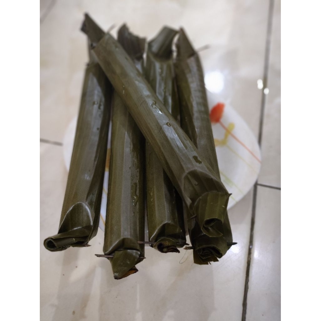 

lontong daun pisang 10 pcs