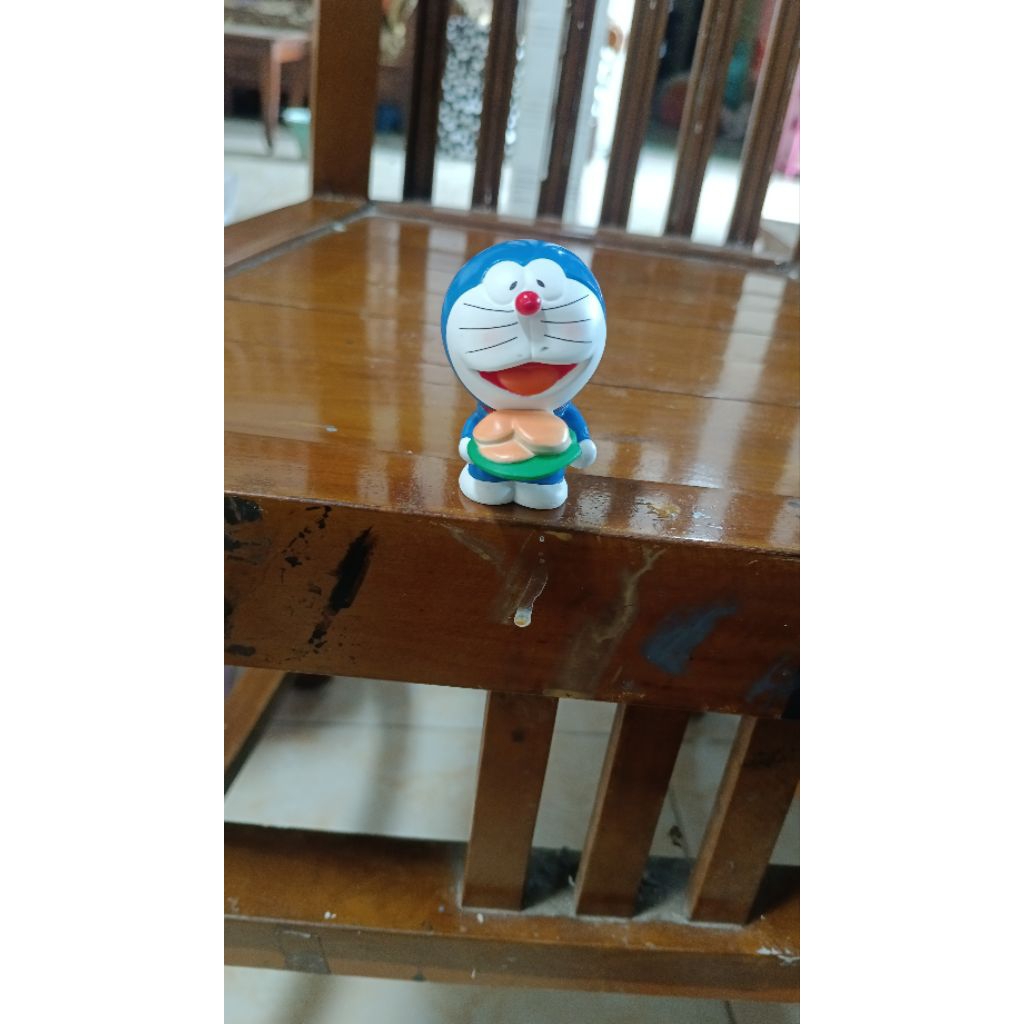 action figure doraemon