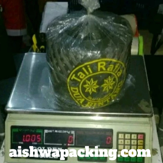 

Tali Rafia Hitam 1 kg / Tali Rafia 1kg Full Berkualitas Anti Putus