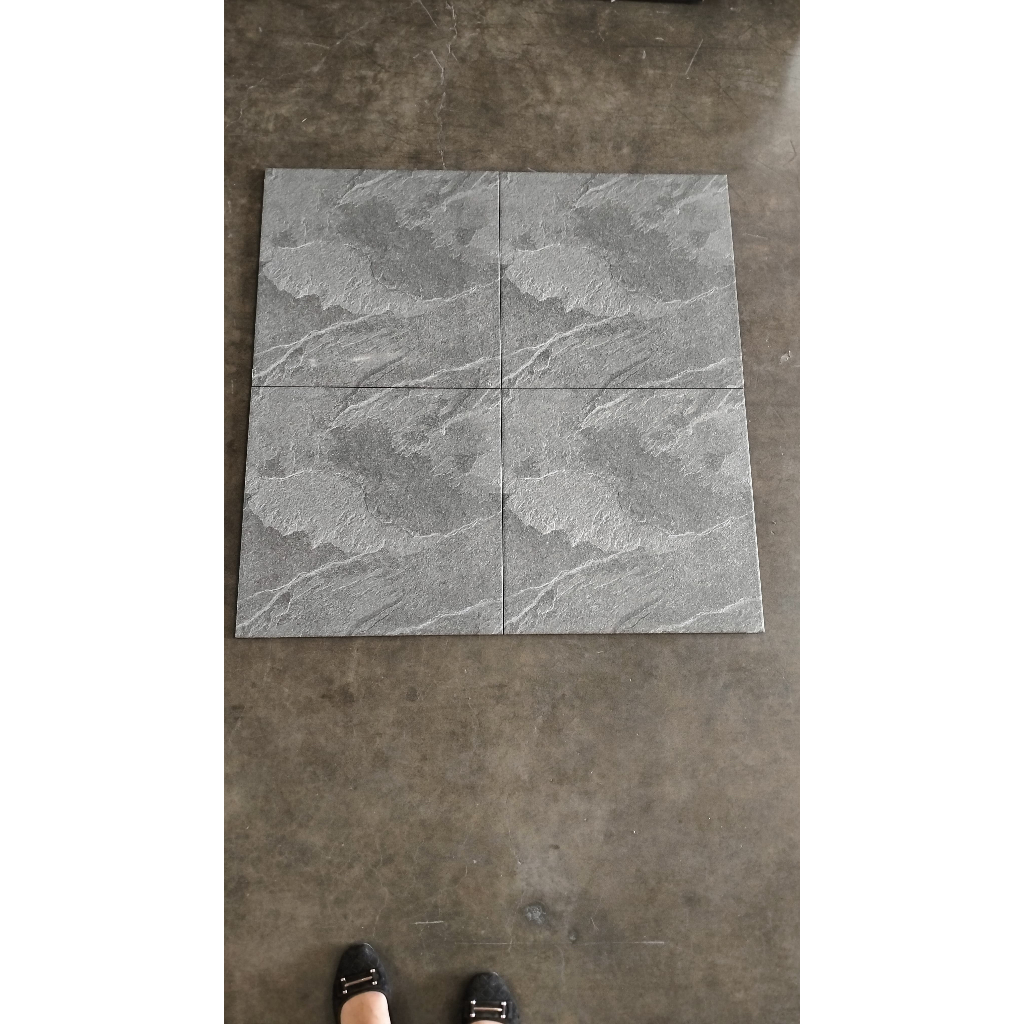 Keramik Lantai Teras 50x50 Santos Abu Matt Kasar