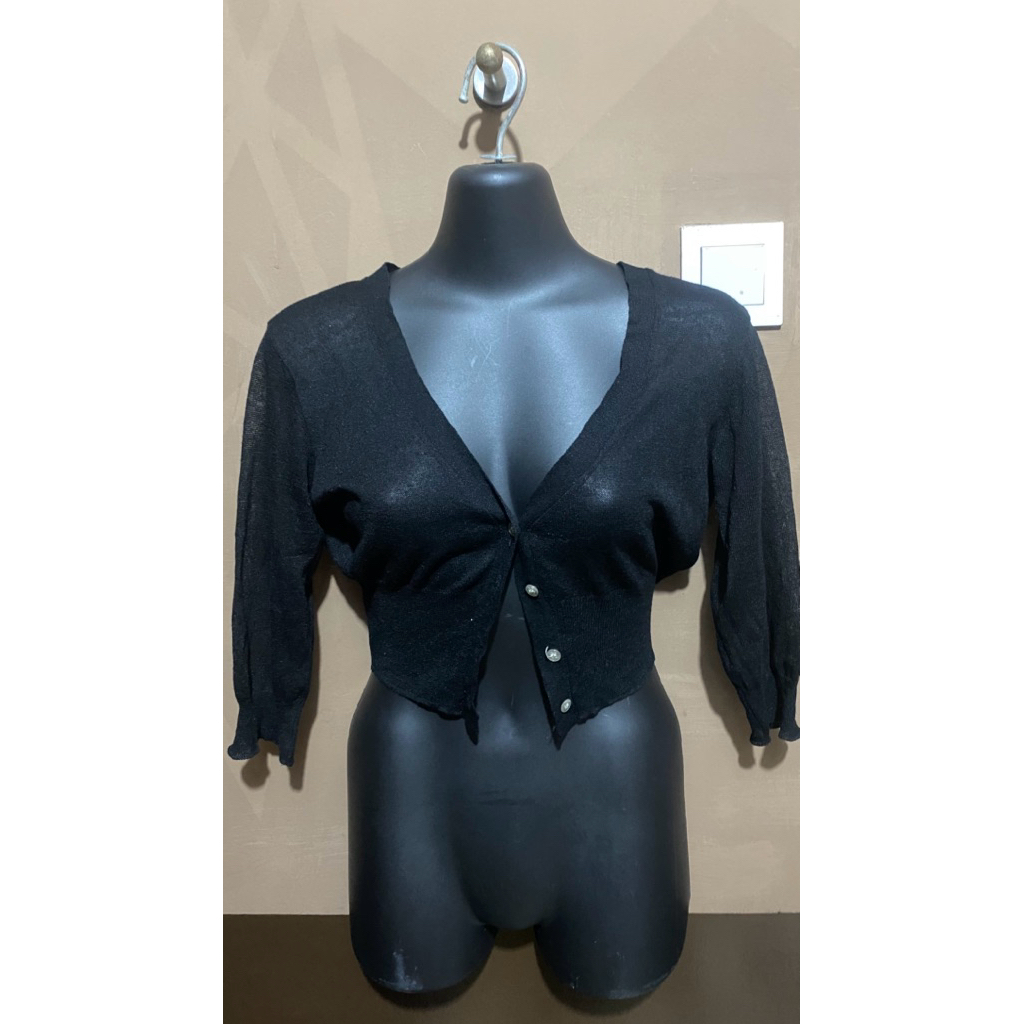 cardigan crop hitam putih