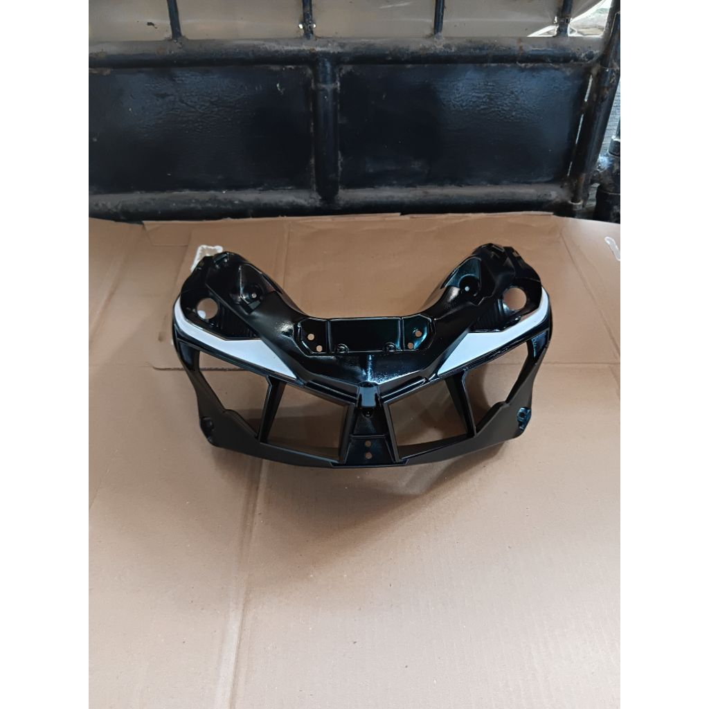 Housing Frame Kumis alis lampu depan Vario 150 - Vario 125 led Gen 1 ( Bahan original buat custom )