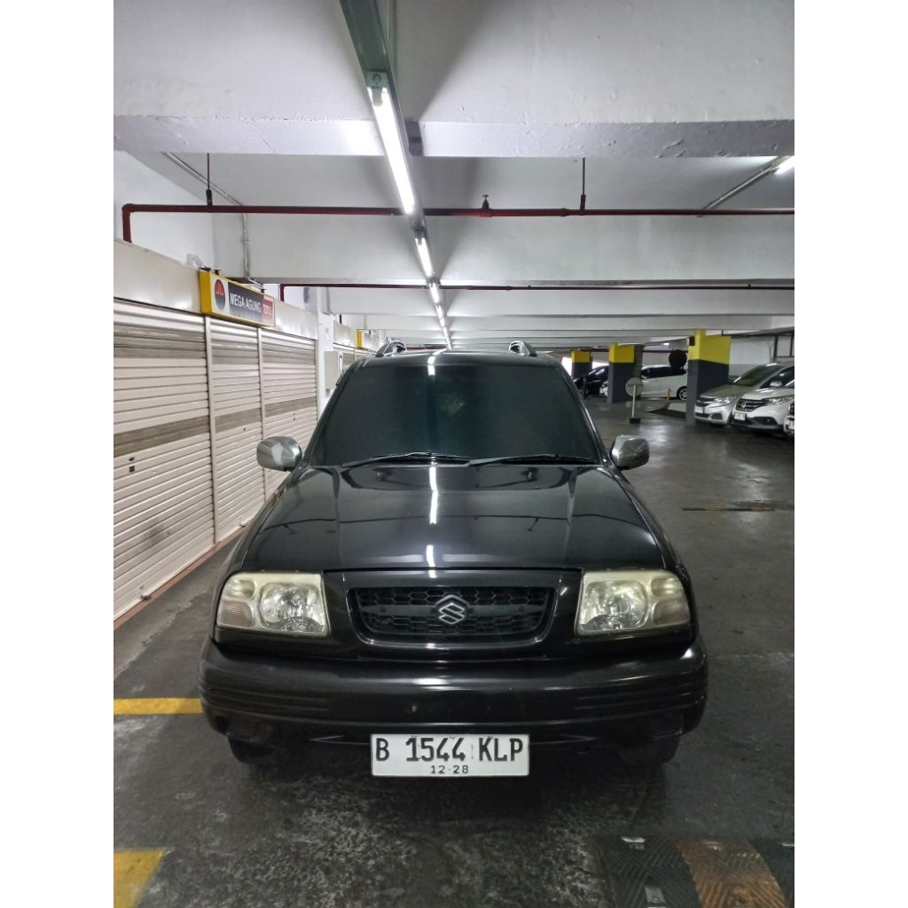 Suzuki Grand Escudo 1.6 tahun 2005