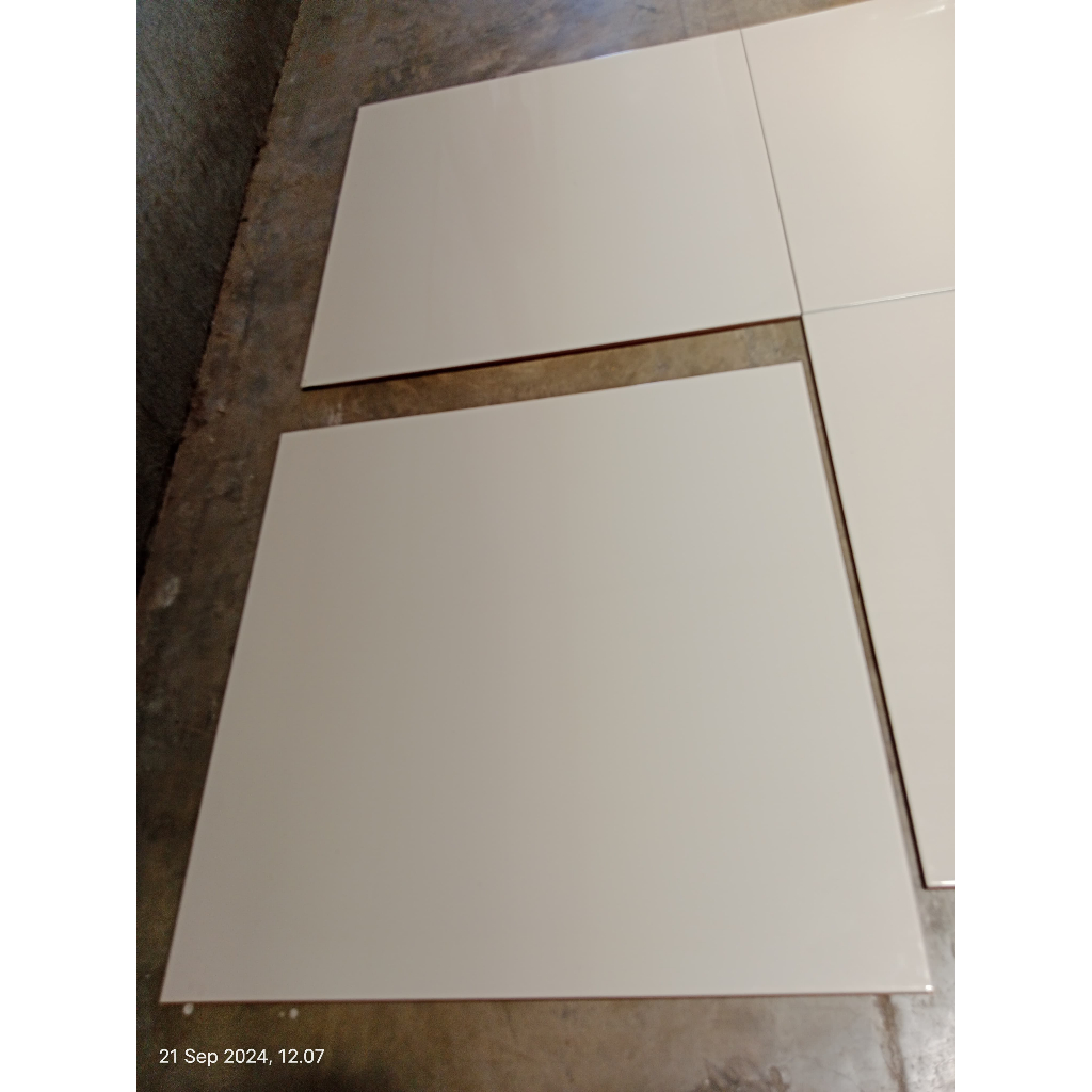 Keramik Lantai 60x60 Butter L Cream / Keramik Cream Polos