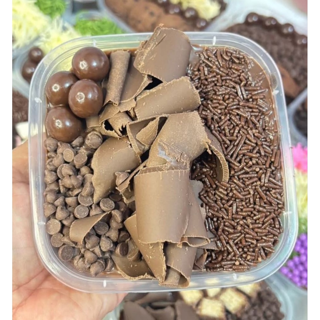 

Brownis Lumer Hampers Bronis Coklat Mix Topping