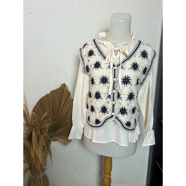 Atasan blouse rompi rajut motif bunga - rompi dan blouse terpisah