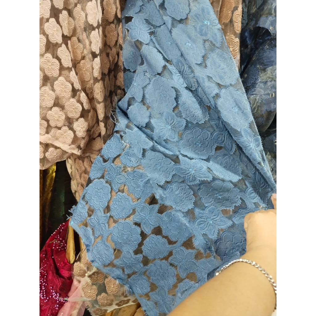 Bahan kain/organza printing/bordir motif/organza bunga/motif kembang timbul
