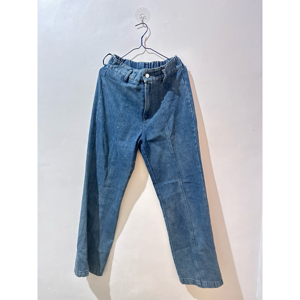 PEELOVED JEANS THIS IS APRIL