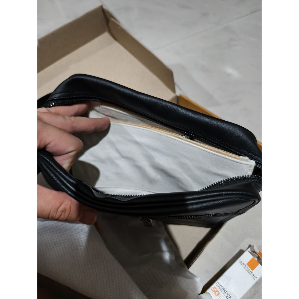 Tas Selempang BNI Eksklusif – Kulit Sintetis, Barang Baru, Stok Terbatas