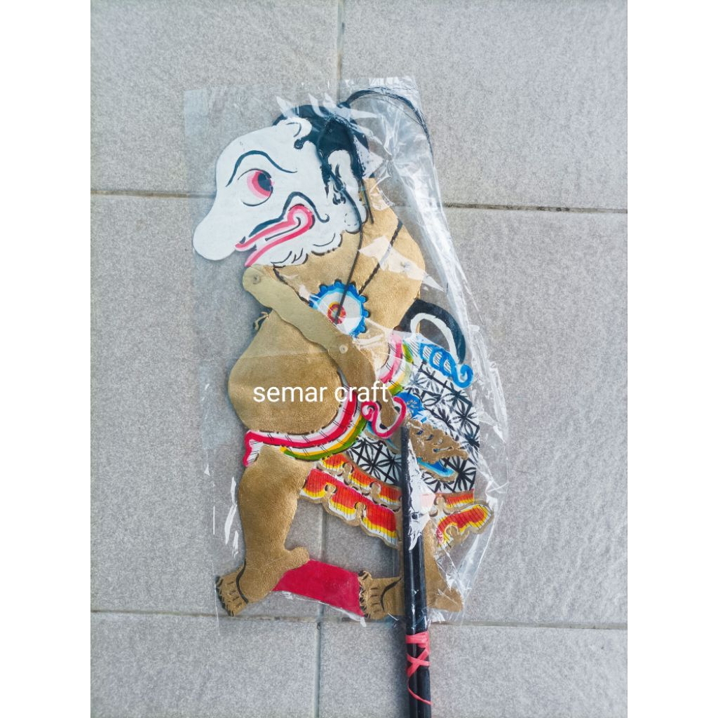 wayang kulit gareng warna emas