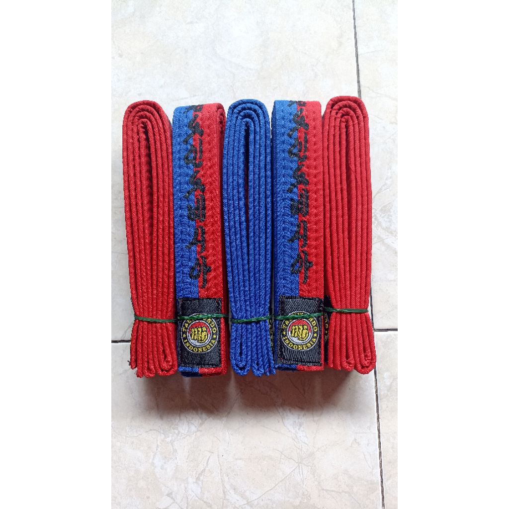 Sabuk Taekwondo Warna Biru Strip Merah