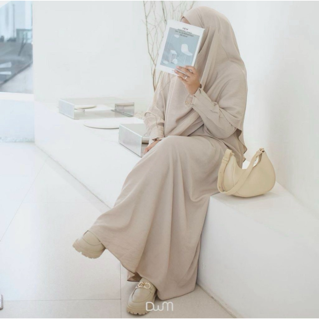 Preloved Miss Marina One Set Gamis & French Khimar