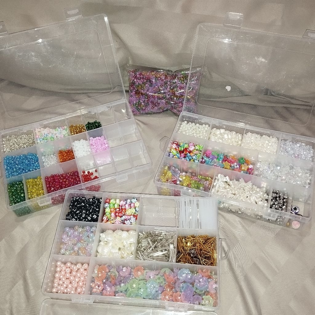 Preloved Set Beads/Manik manik 3 box + 1 bungkus manik (HARUS TAKE ALL)