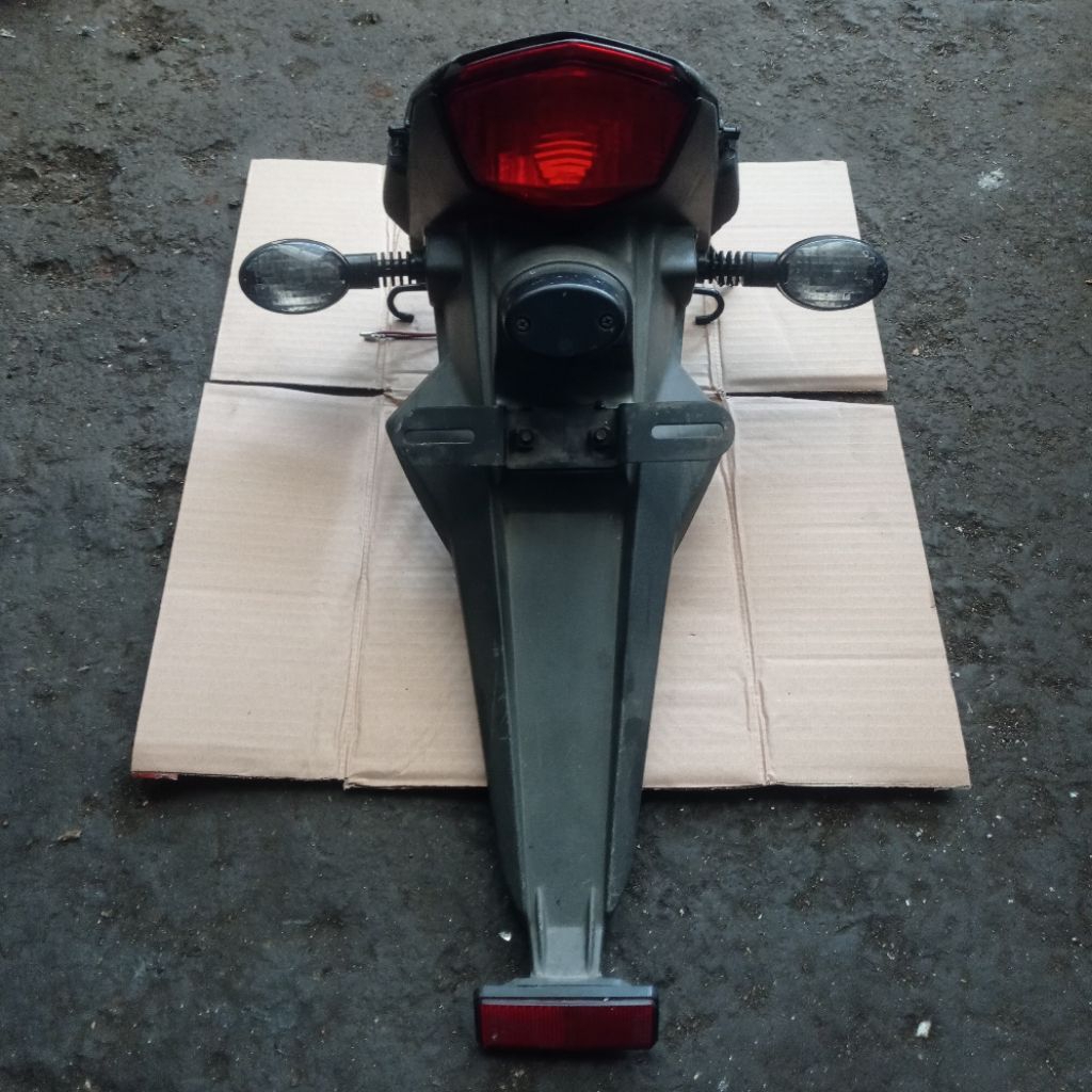 spakbor febder blakang kawasaki ninja 250 karbu original