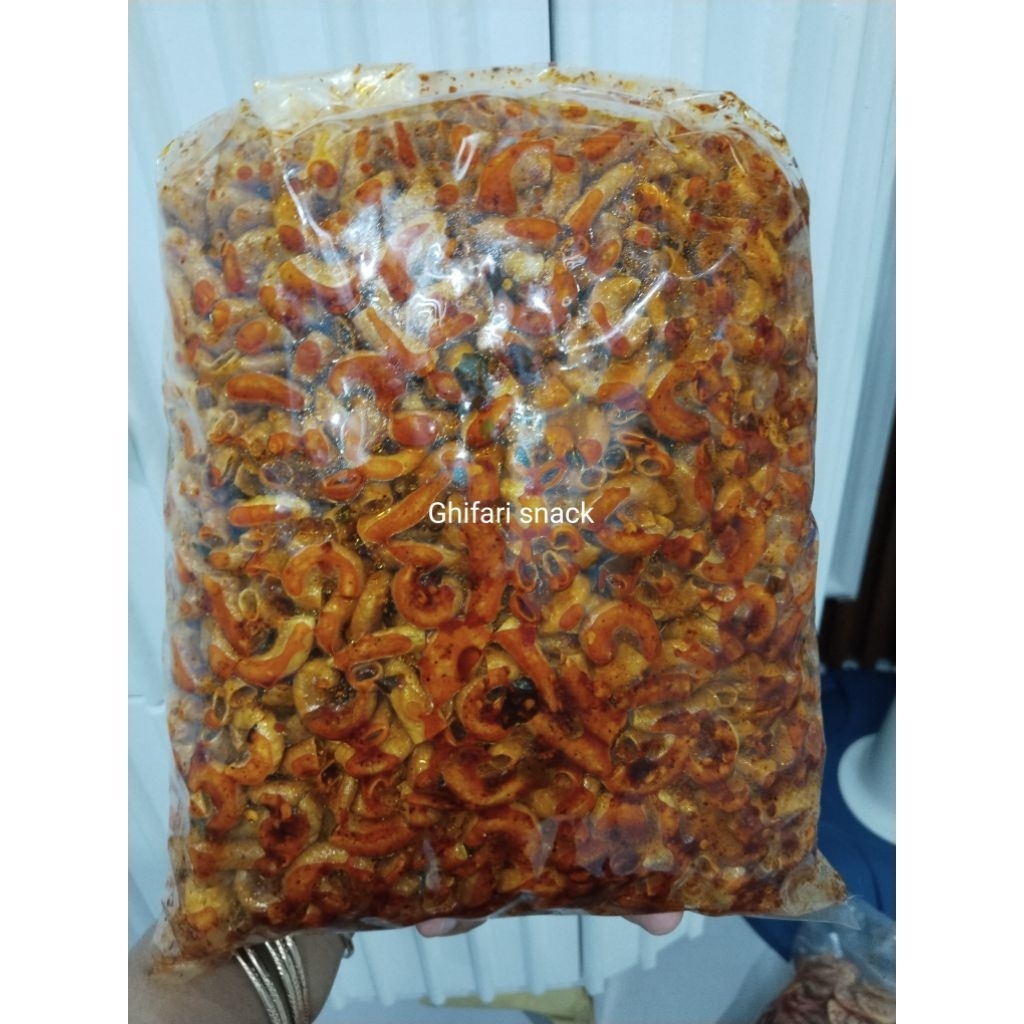 

250gram - makaroni kriuk bumbu cikruh pedas daun jeruk 250gram