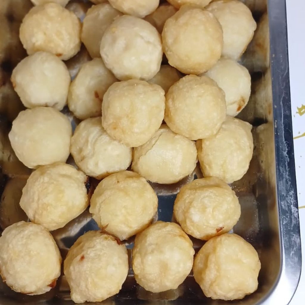 

Pempek khas Palembang asli ikan tenggiri - Pempek Adaan (satuan)