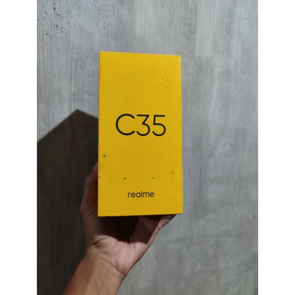 

DUS/KOTAK REALME C35