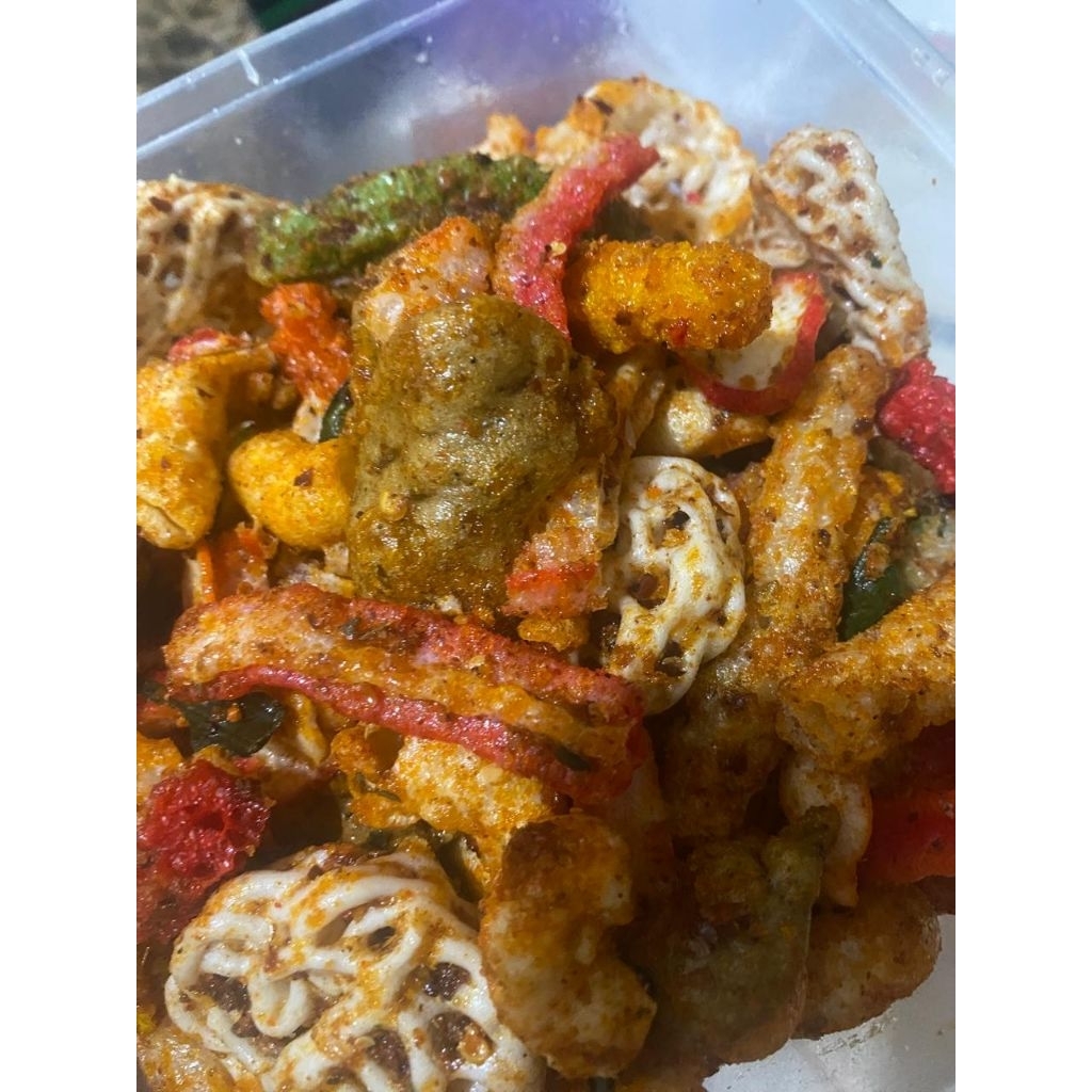 

Krupuk Seblak Mix Pedas by Redrose Snack