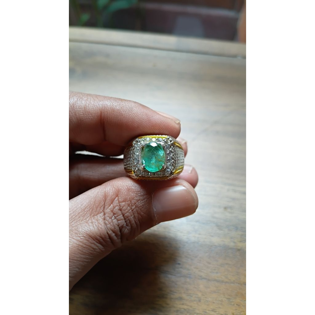 Natural Emeral Beryl Zamrud Colombia Moderate Memo GLI