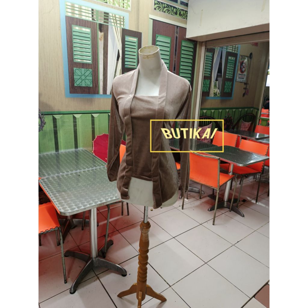 Kebaya Kutubaru beludru Jumbo Ld 118-120cm