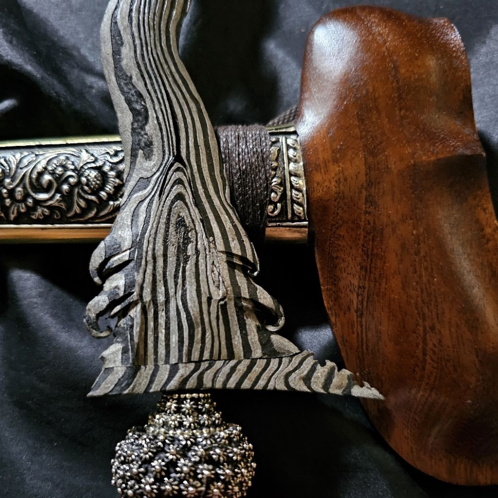 Keris Catur Karno Tinanding Luk 13 Pamekang Jagad Pamor Junjung Derajat