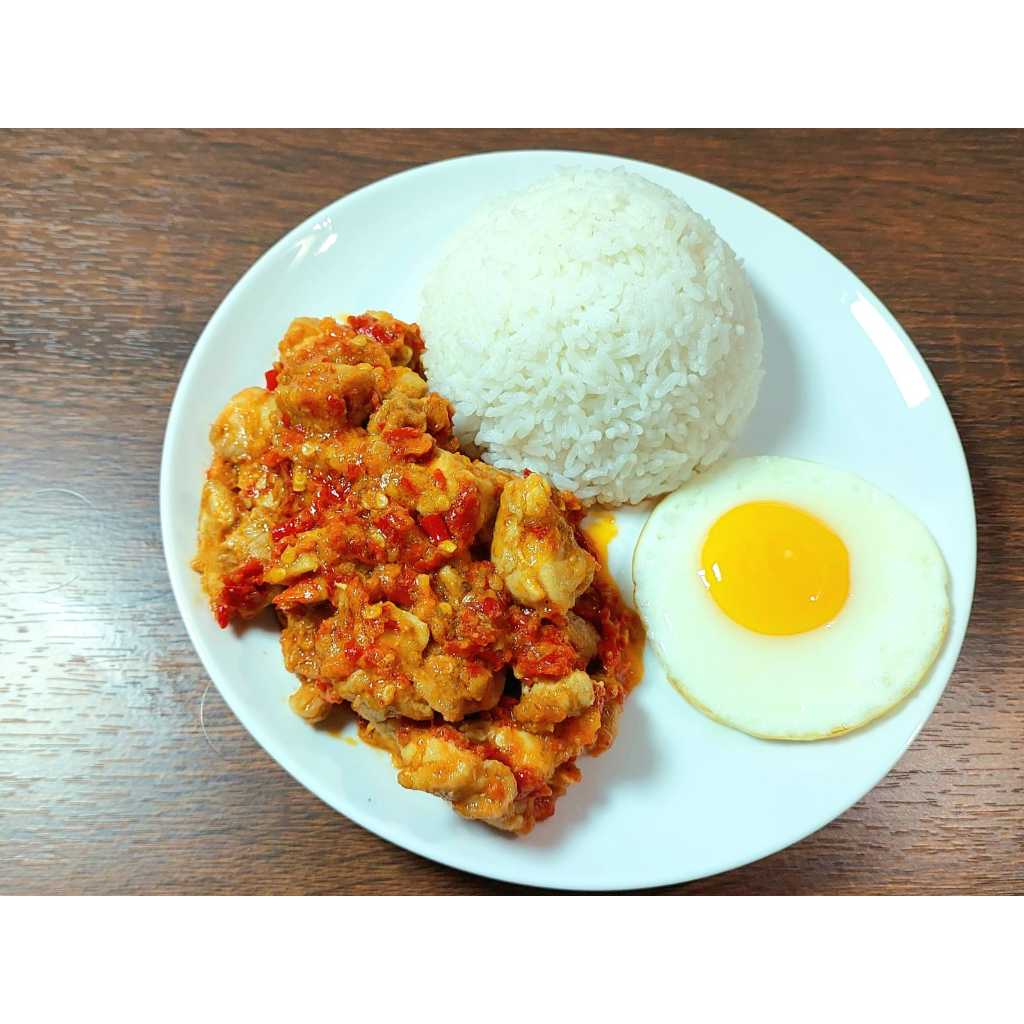 

LAUK SEPORSI MAKANAN AYAM BUMBU WOKU / KALIO RENDANG/ CABE IJO / MERCON PEDAS / OPOR (FROZEN)