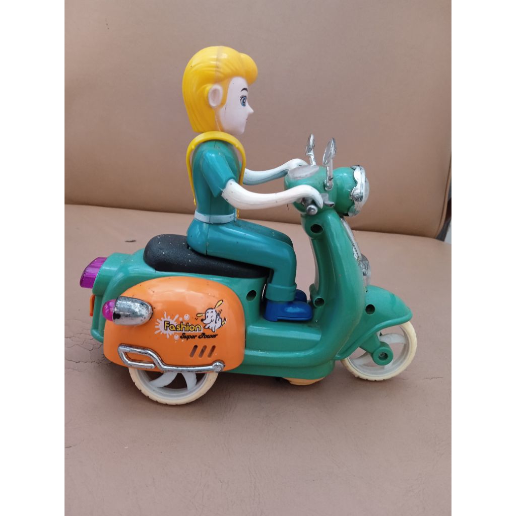 mainan vespa roda 3