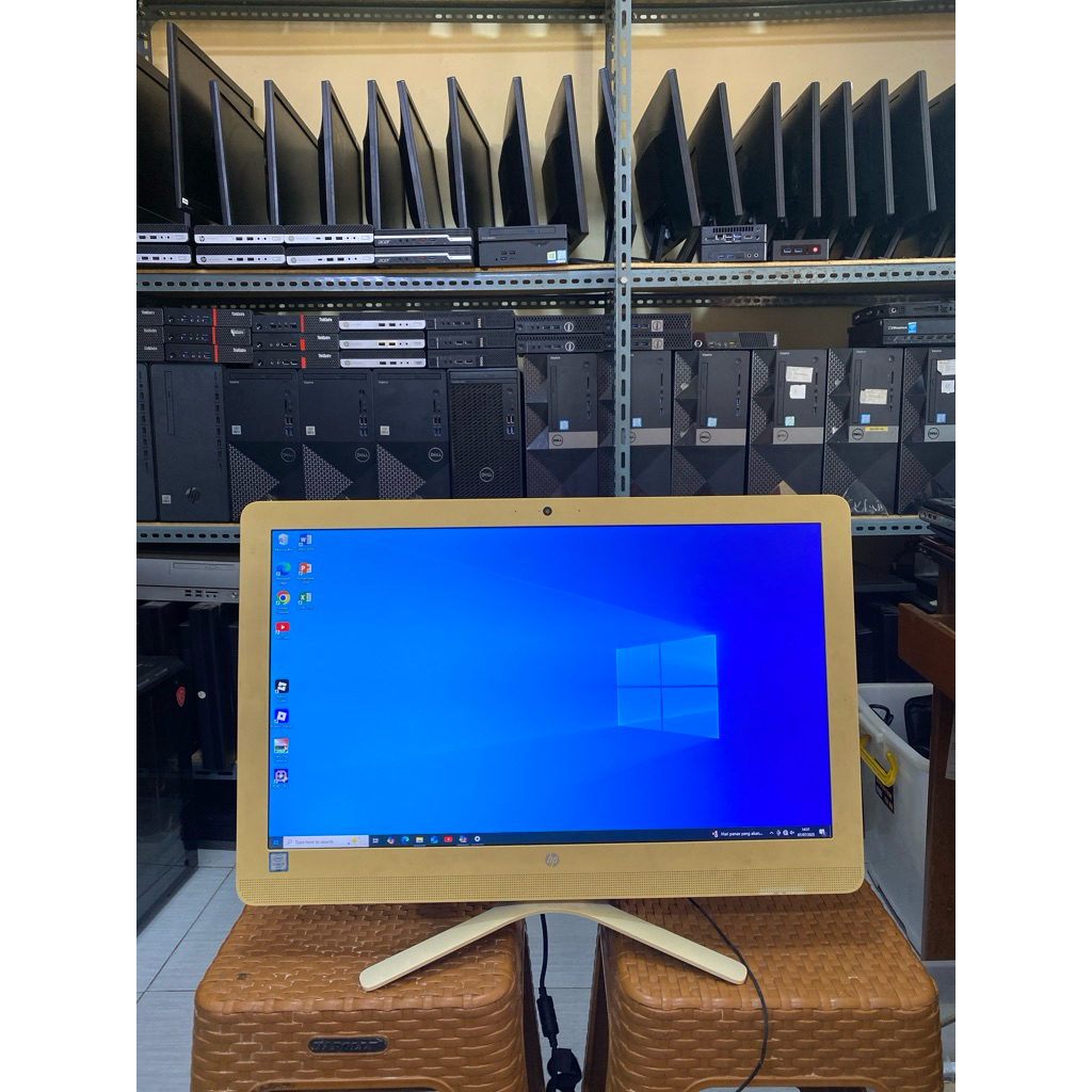 pc all in one core i5 6200U Ram 8Gb ssd 512Gb Vga 2Gb layar 24 in