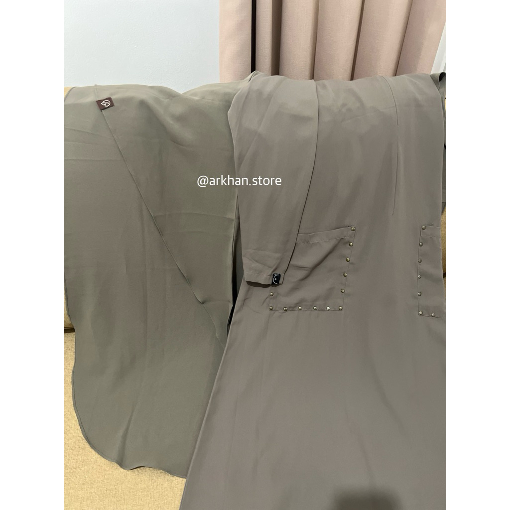 [PL] Laeeba Dress Morel Aljenna & Khiban Slim Ice Pewter BelleZash (aljenna/elmadina/sofni/taza/bell