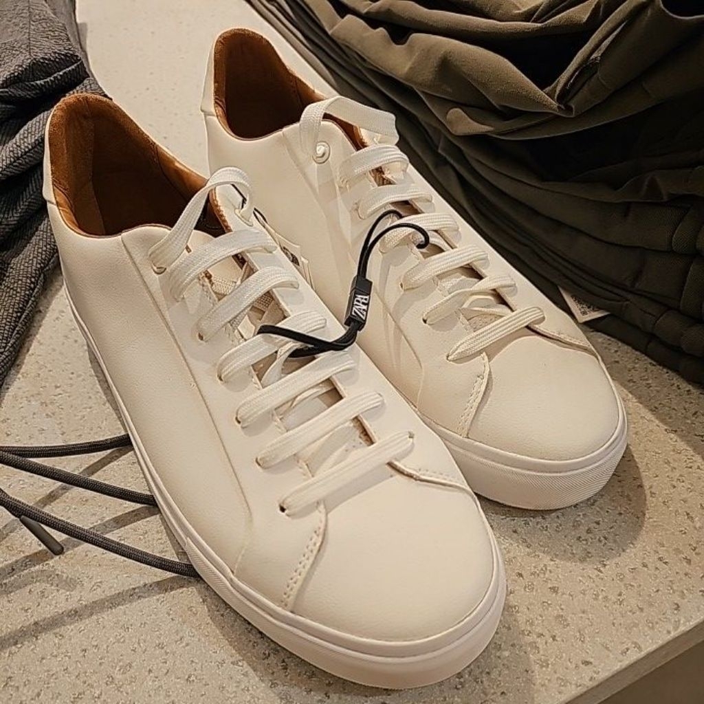 Sepatu Pria Zara Monochrome Retro Trainers Original Sneakers Monokrom Man Shoes White Putih Cowok La