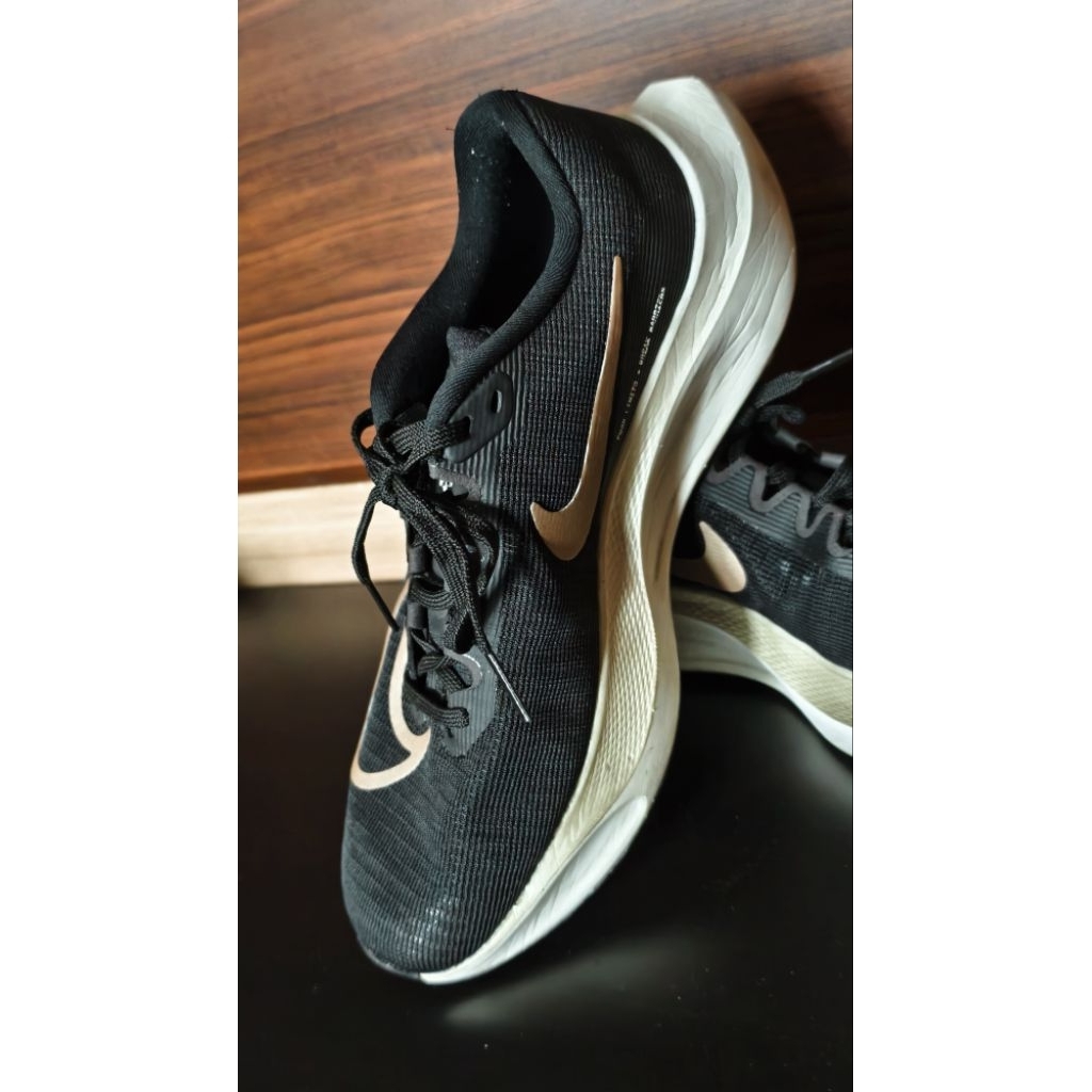 PRELOVED 100% ORIGINAL NIKE ZOOM FLY 5 Running Shoes