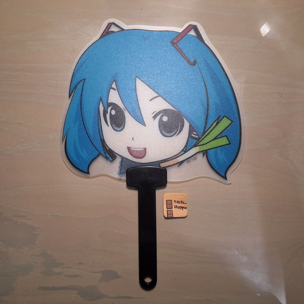 Preloved Kipas Tangan Hand Fan Hatsune Miku Vocaloid Merch Anime Lucu