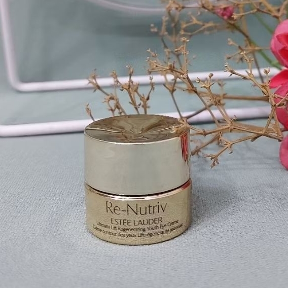 EST ReNutriv Ultimate Lift Regenerating Youth Eye Creme 5ml