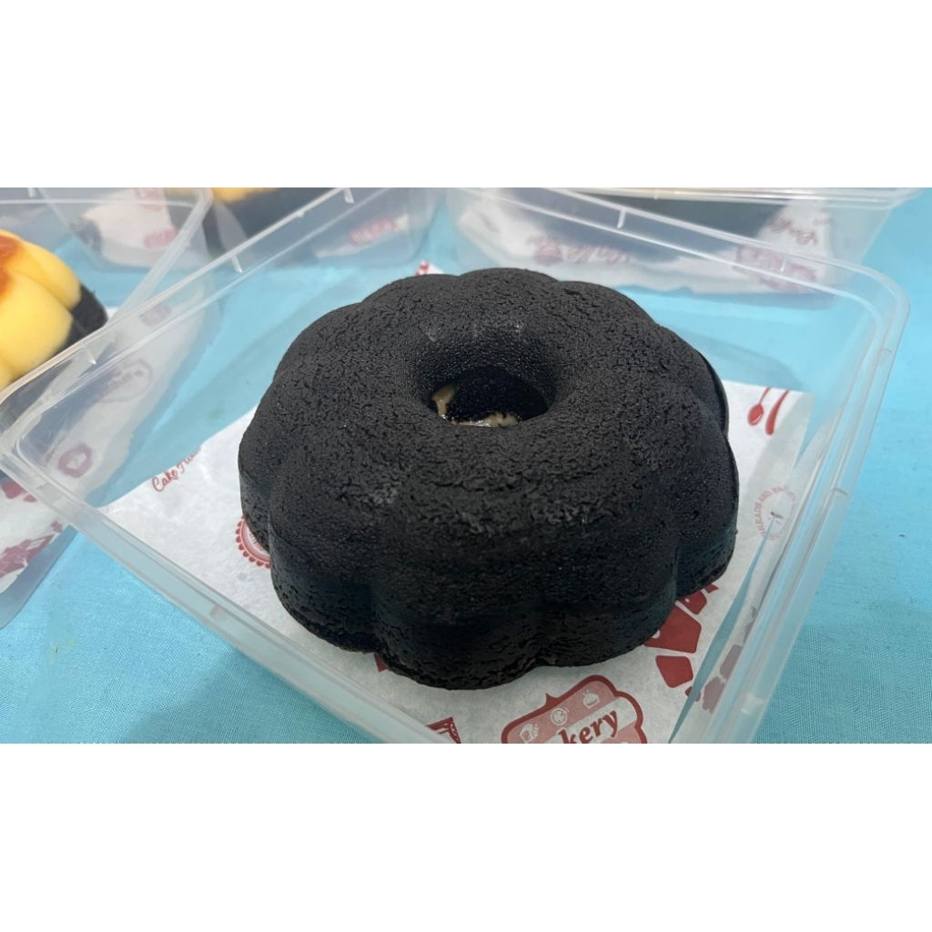 

Bolu ketan hitam keju lumer